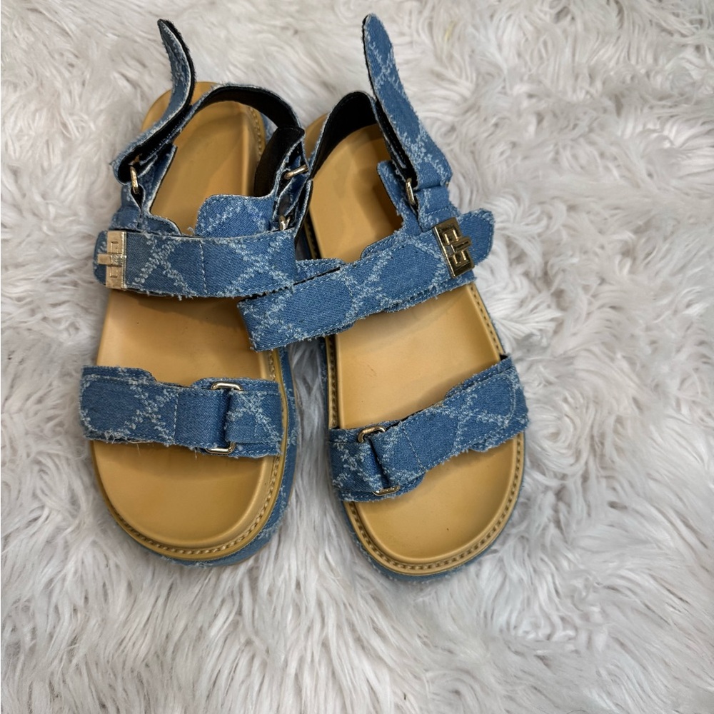 Summer sandals size 7.5 woman blue color
